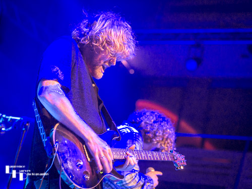 Piers Mortimer on lead guitar