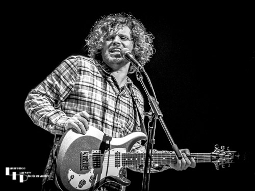 Leo Robarts on lead vocals & guitar