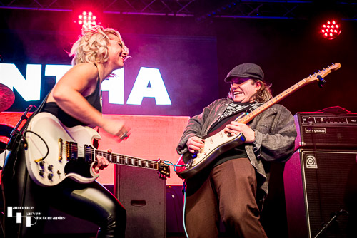 Samantha Fish & guest Zac Schulze on guitar