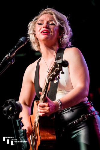 Samantha Fish on vocals & guitar