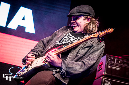 Samantha Fish on vocals & guitar