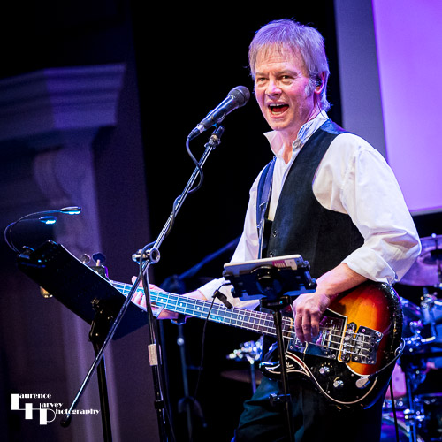 Jerry Langfield on lead vocals & bass