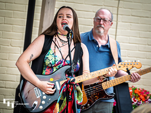 Gemma Elmes on vocals & rhythm guitar