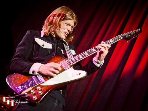 Toby Lee on vocals & lead guitar