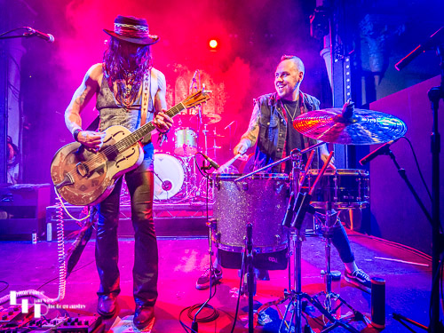 Troy Redfern on vocals & guitar, Nicky Waters on drums