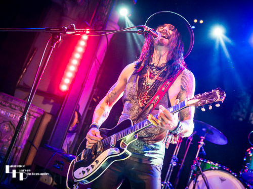 Troy Redfern on vocals & guitar