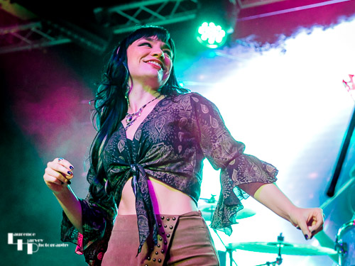 Grace Bond on vocals