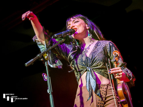Grace Bond on fiddle & vocals